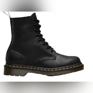 Dr. Martens 1460 Pascal AW004 Boots